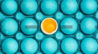 demo-attachment-8-minimal-visual-art-design-with-eggs-PEHTYBQ